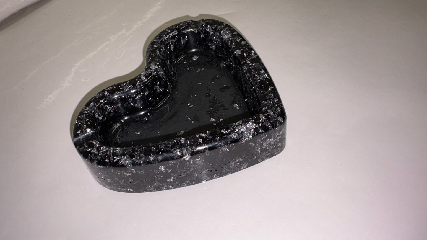 BLACK AND METAL LOVE HEART ASHTRAY